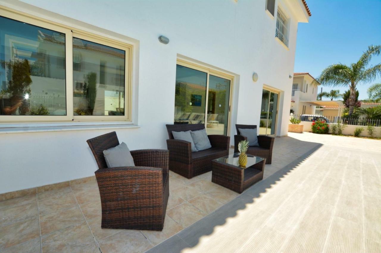 Blue Sea Villa โปรทาราส ภายนอก รูปภาพ
