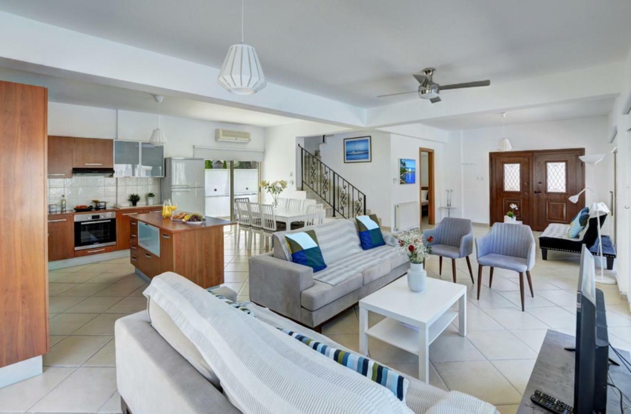 Blue Sea Villa โปรทาราส ภายนอก รูปภาพ